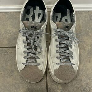 P448 White and Gray Low-Top Sneakers with Suede Finish